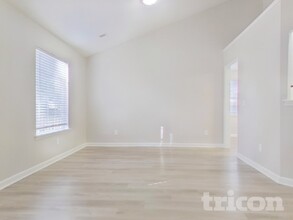 911 Bentley Dr in Lexington, SC - Foto de edificio - Building Photo