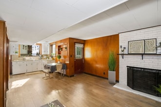 1613 Scott Pl, Unit Lower Unit in Bremerton, WA - Foto de edificio - Building Photo