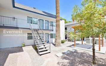 2539 N 48th St in Phoenix, AZ - Building Photo - Building Photo