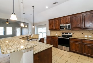 4508 Thorncreek Cir in Red Oak, TX - Building Photo - Building Photo