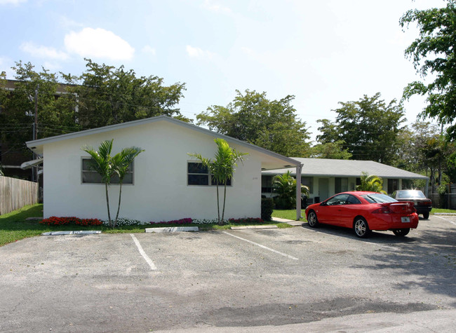 2100 NW 2nd Ave in Wilton Manors, FL - Building Photo - Building Photo