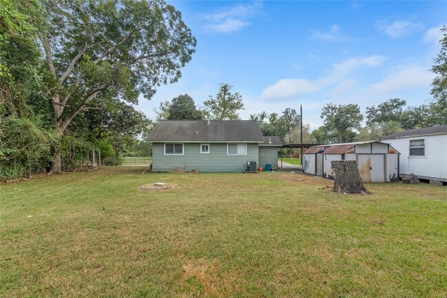 property at 615 Riveredge Dr