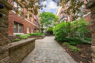 149 W St NW in Washington, DC - Building Photo