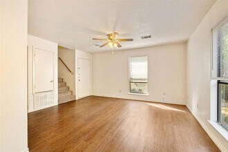 200 Concho St-Unit -A in Lockhart, TX - Building Photo - Building Photo