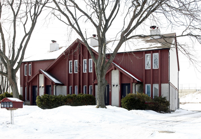 5825 Ryewyck Dr in Toledo, OH - Building Photo - Building Photo