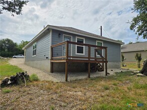 891 Roadrunner Spur in Canyon Lake, TX - Building Photo - Building Photo