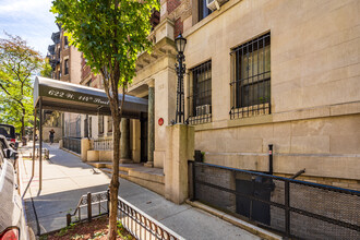 622 West 114th Street in New York, NY - Foto de edificio - Building Photo
