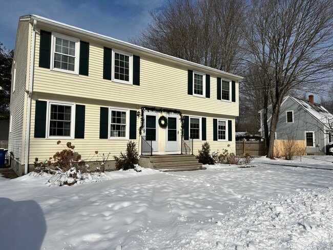 14 Miranda Cir in Saco, ME - Building Photo - Building Photo
