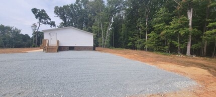 3626 S Jim Minor Rd in Haw River, NC - Building Photo - Building Photo