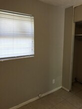 2524 Red Robin Dr E in Jacksonville, FL - Building Photo - Building Photo
