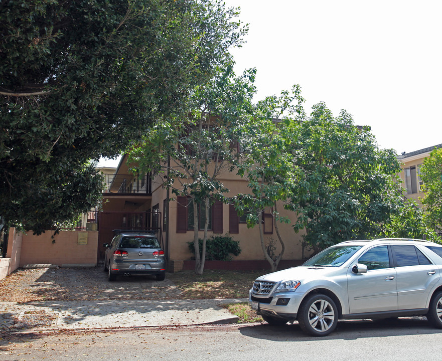 1242 Barry Ave in Los Angeles, CA - Foto de edificio