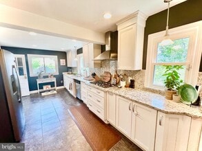 7113 Marlan Dr in Alexandria, VA - Building Photo - Building Photo