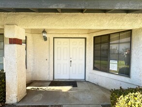 40651 Maestro Ln in Palmdale, CA - Building Photo - Building Photo