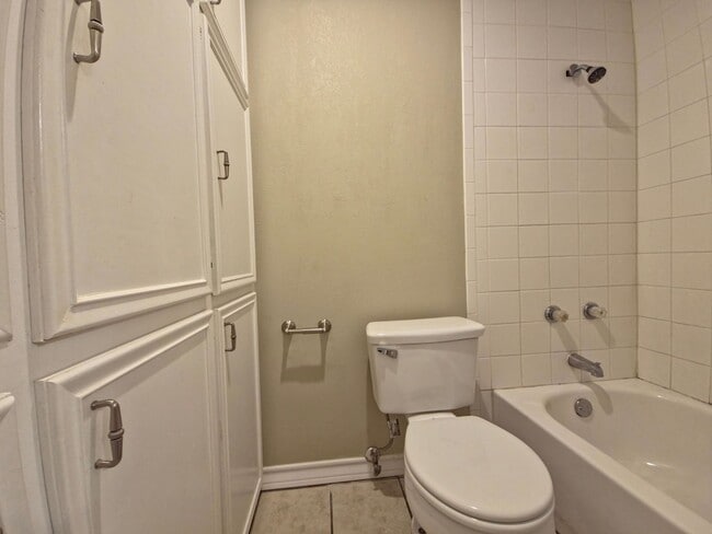 2108 76th St in Lubbock, TX - Building Photo - Building Photo