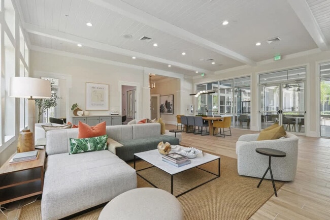 1890 Sweetbroom Cir in Lutz, FL - Building Photo - Building Photo