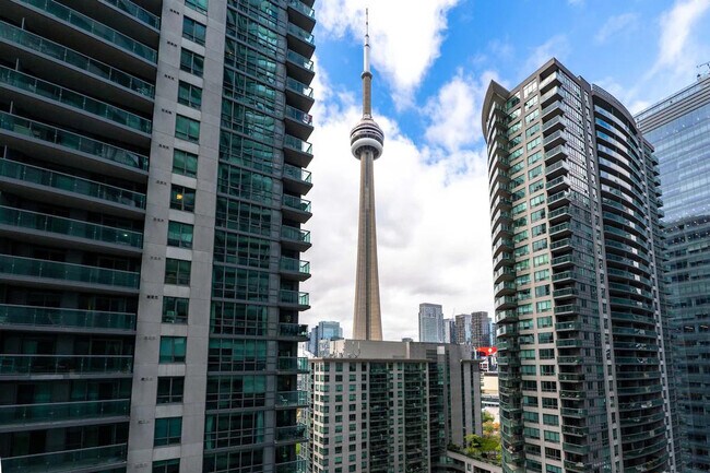 19 York St in Toronto, ON - Building Photo - Building Photo