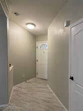 70 Moonlight Village Ln in Henderson, NV - Building Photo - Building Photo