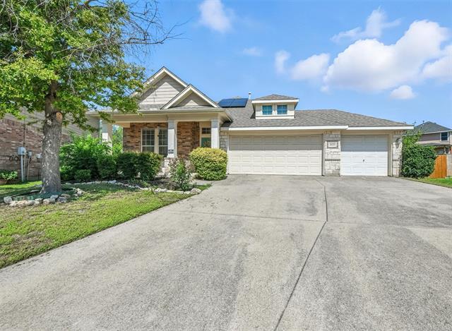 6121 Paddlefish Dr in Fort Worth, TX - Building Photo