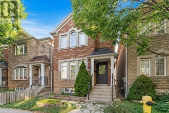 26 Algarve Crescent in Toronto, ON - Building Photo - Building Photo