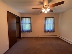184-1 Robert Treat Dr in Milford, CT - Foto de edificio - Building Photo