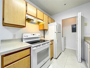 6524 Swissco Dr in Orlando, FL - Building Photo - Building Photo