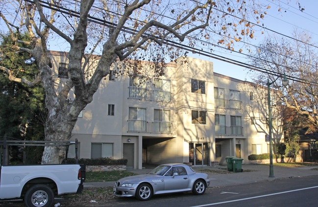 2045 Central Ave in Alameda, CA - Foto de edificio - Building Photo