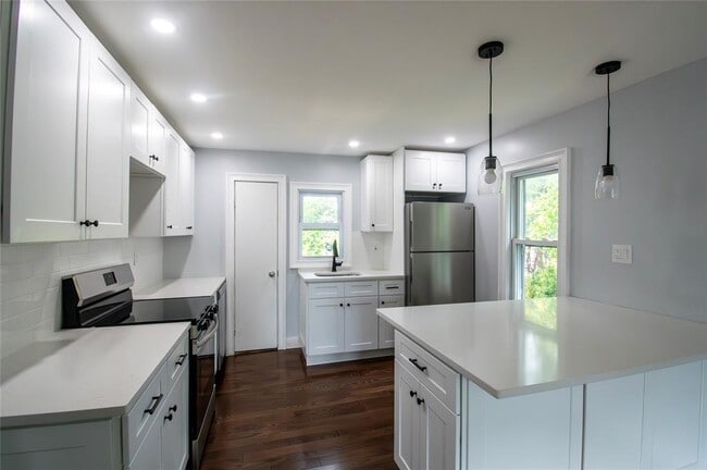 25 Hillside Ave, Unit 2