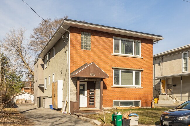 210 Cantin St in Ottawa, ON - Building Photo - Building Photo