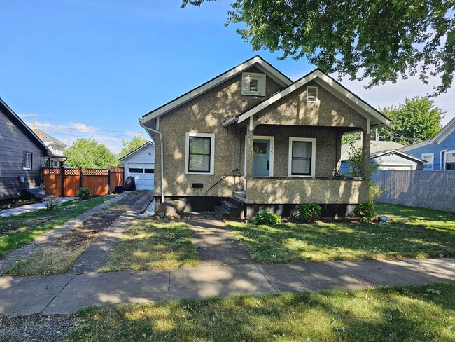 property at 1907 1st St