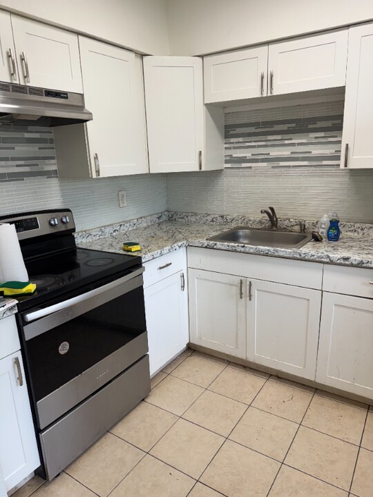 260 NW 19th St in Boca Raton, FL - Building Photo