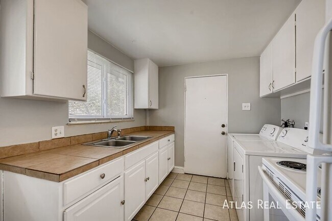 1395 Lansing St in Aurora, CO - Building Photo - Building Photo