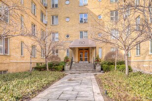 150-150 Farnham Ave in Toronto, ON - Building Photo