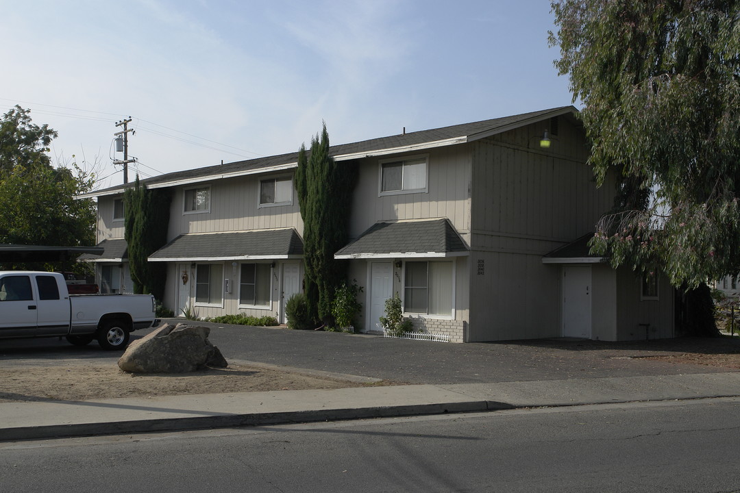 2036-2042 Olive Ave in Atwater, CA - Building Photo