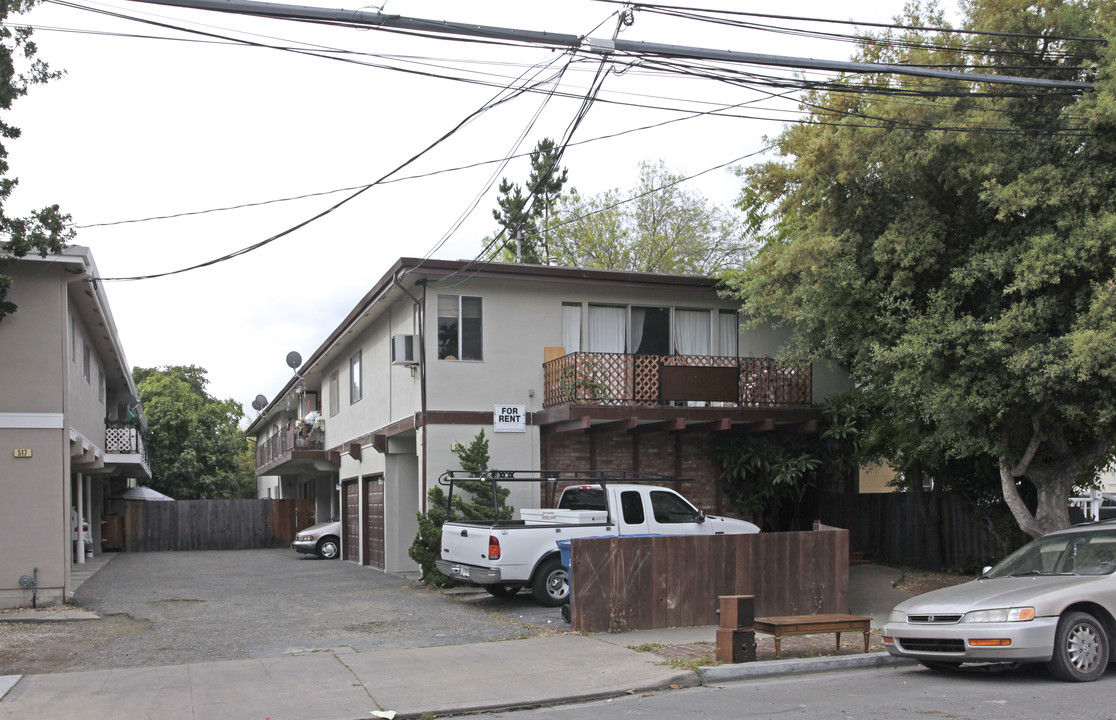 Red Oak Apartments in Redwood City, CA - Foto de edificio