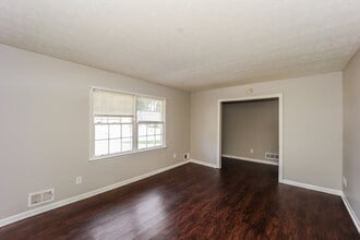 3840 Benchmark Dr in College Park, GA - Building Photo - Building Photo