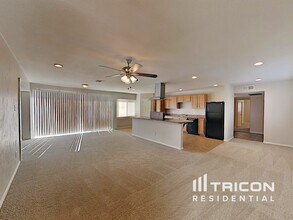 13129 N 21st Dr in Phoenix, AZ - Building Photo - Building Photo