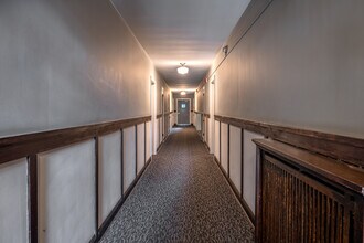 2226 Garfield Ave S in Minneapolis, MN - Building Photo - Interior Photo