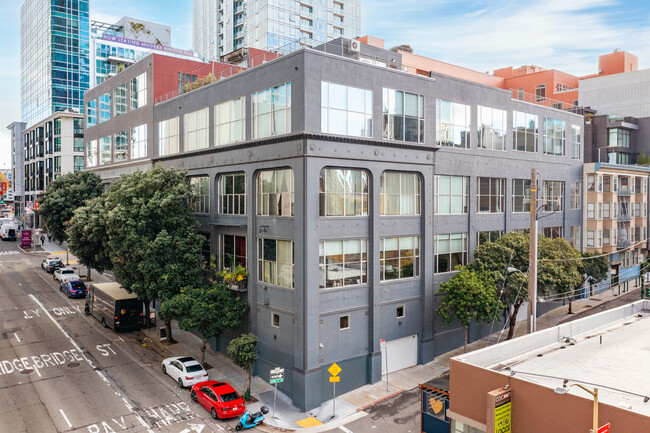 18 Lansing St in San Francisco, CA - Building Photo - Building Photo