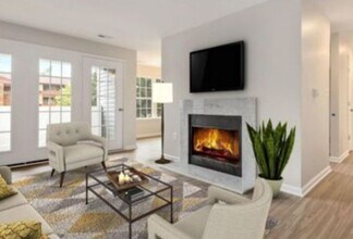 6425 Richmond Hwy in Alexandria, VA - Building Photo - Building Photo