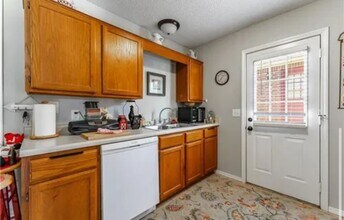 3304 SW Landau Ct in Bentonville, AR - Building Photo - Building Photo