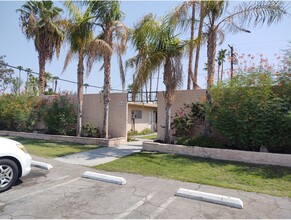 520 S Desert View Dr in Palm Springs, CA - Building Photo - Building Photo