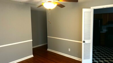 2549 Glenmary Ave in Louisville, KY - Foto de edificio - Building Photo