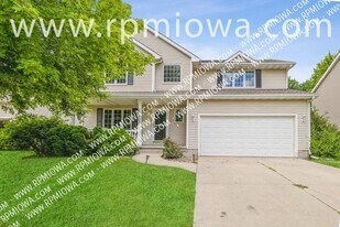15803 Hawthorn Dr in Clive, IA - Building Photo