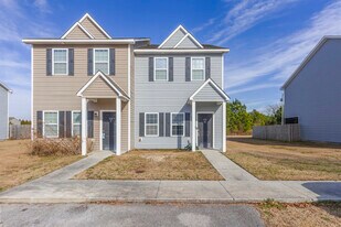 313 Burley Dr in Hubert, NC - Building Photo