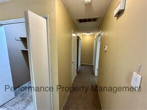 4611 Gardenwood Ln in Bakersfield, CA - Building Photo - Building Photo