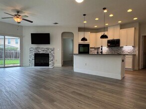 11221 Whitefaulds Dr in Austin, TX - Building Photo - Building Photo