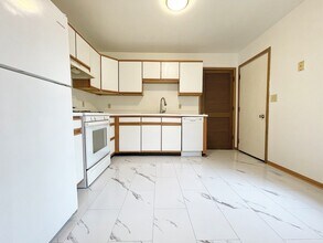 150 Meadows Cir in Crown Point, IN - Building Photo - Building Photo