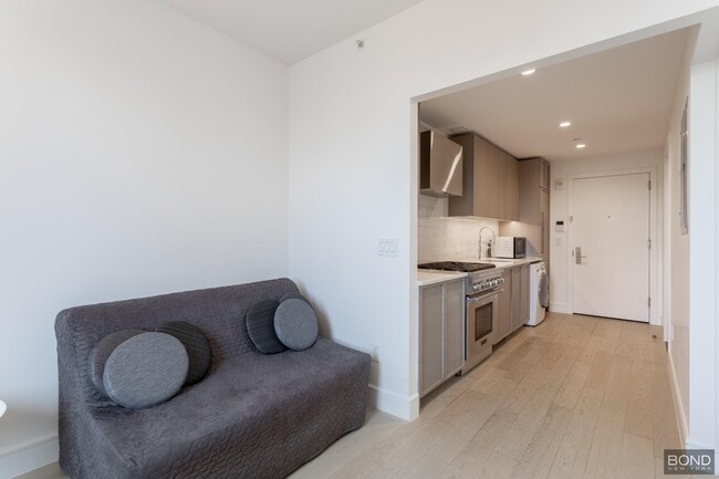 property at 1399 Park Ave
