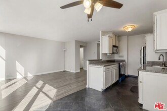 100 Atlantic Ave in Long Beach, CA - Building Photo - Building Photo