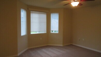 1613 Burnside Pl in Dupont, WA - Building Photo - Building Photo